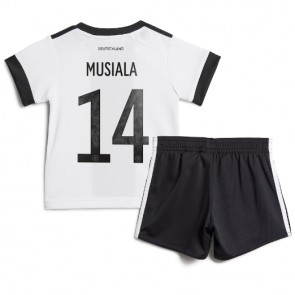 Tyskland Jamal Musiala #14 Replika Babytøj Hjemmebanesæt Børn VM 2022 Kortærmet (+ Korte bukser)